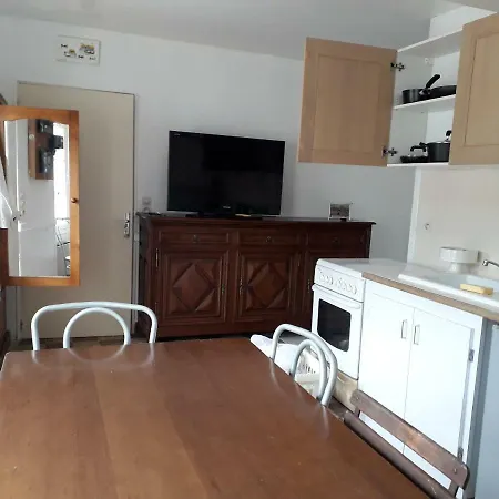 Maison plein pied dans bourg avec tous commerces Luçay-le-Mâle Extérieur photo