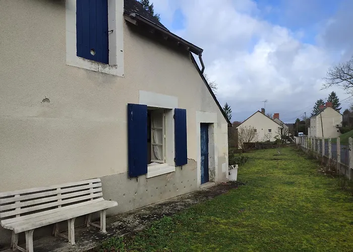 Maison plein pied dans bourg avec tous commerces
