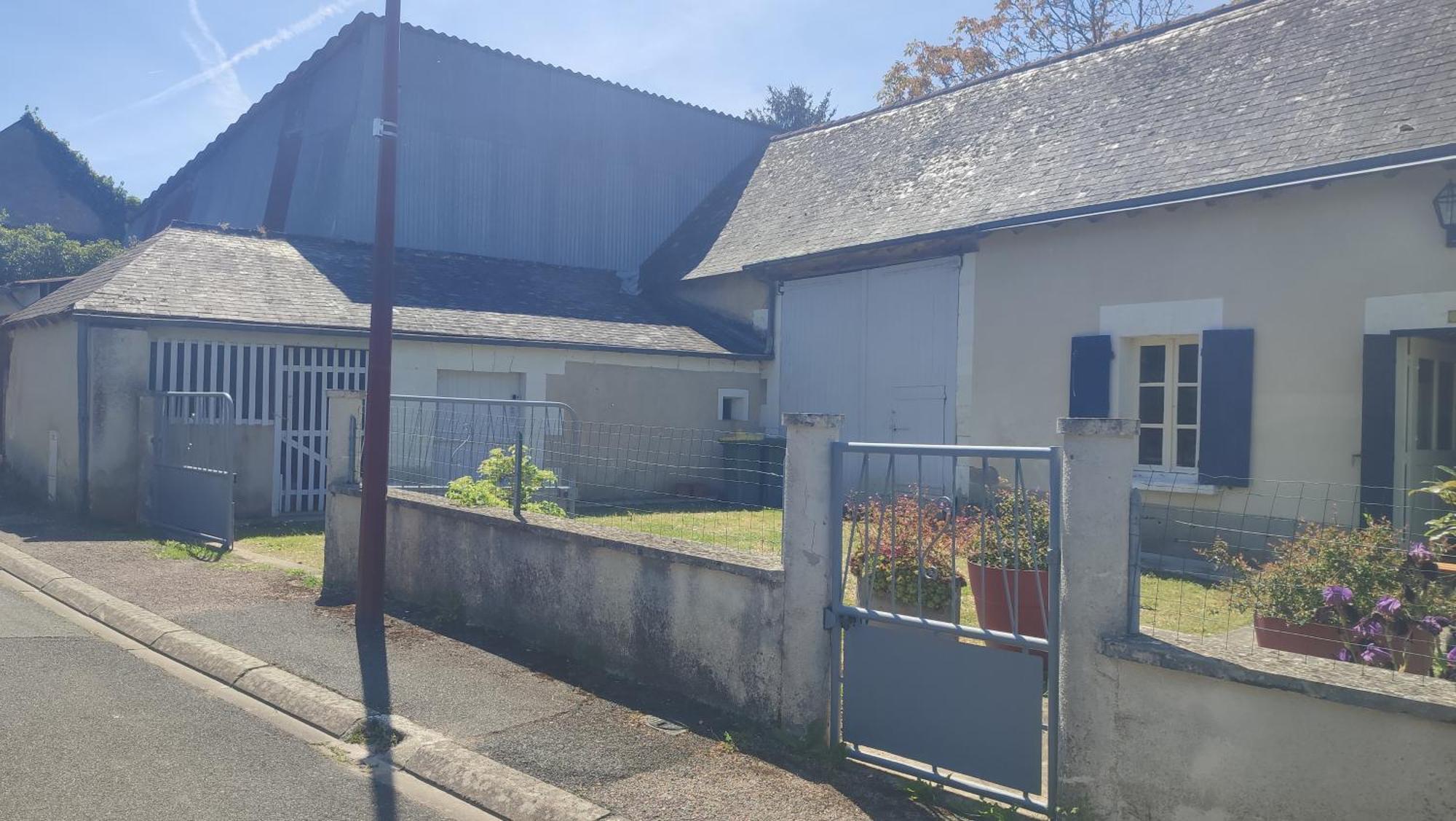 Maison Plein Pied Dans Bourg Avec Tous Commerces Luçay-le-Mâle