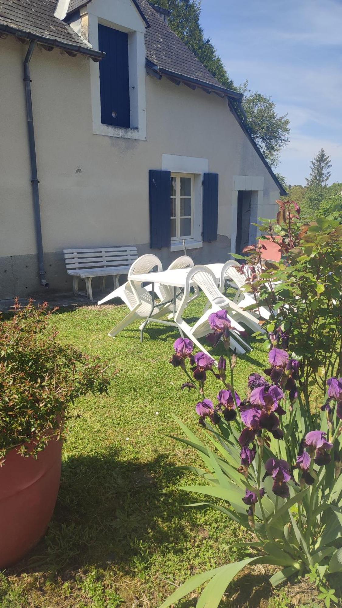 Maison Plein Pied Dans Bourg Avec Tous Commerces Hébergement de vacances Luçay-le-Mâle